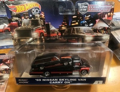 Hot Wheels Team Transport #3 '69 Nissan Skyline Van And Carry On
