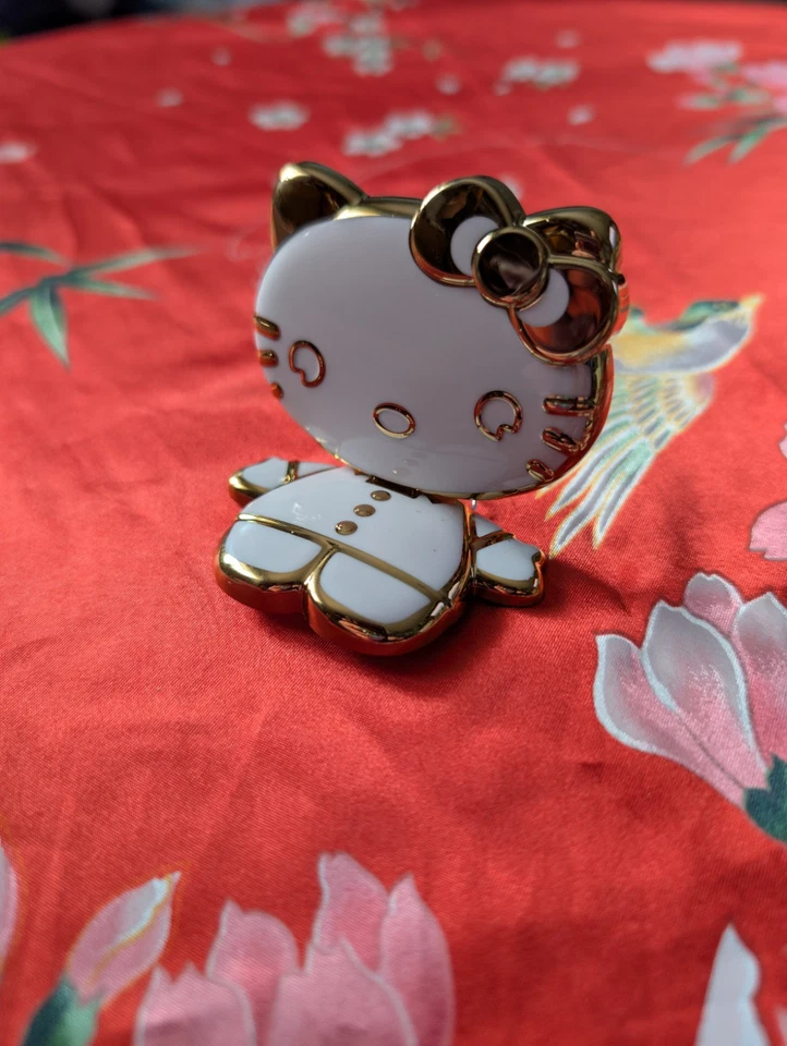 White Hello Kitty Folding Phone Stand And Grip With Mirror. Foam pad attachment  - Image 3 of 3
