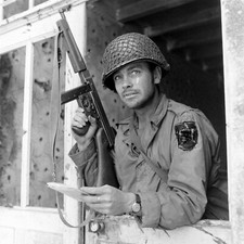 WW2 WWII Photo World War Two / US Army Soldiers in Action Normandy July 1944