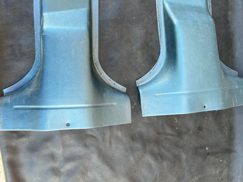 Lincoln Continental 1962-1965 INTERIOR B-PILLAR Juego de paneles azul Foto 2 de 4