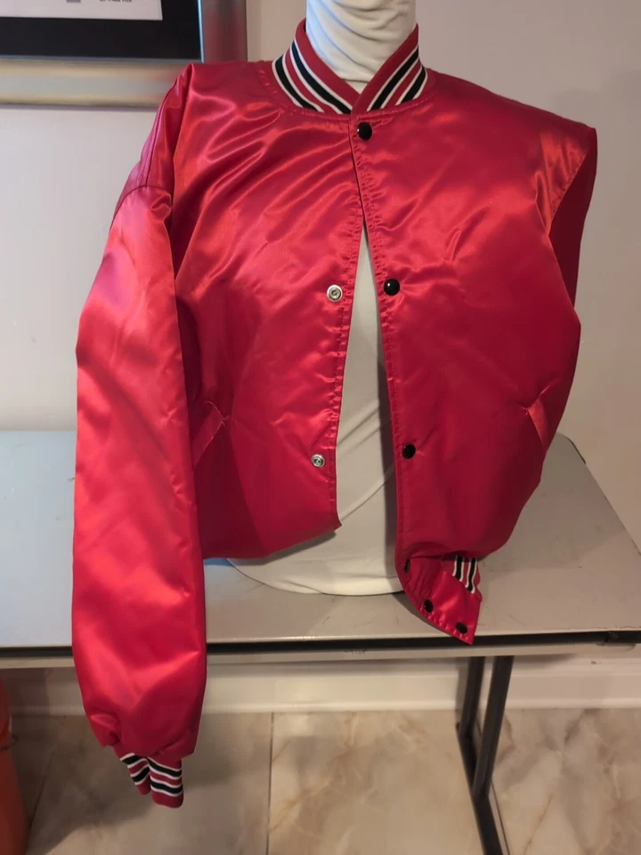 Chaqueta de bombardero de satén roja de colección para hombre XL Chicago Firefighters IAFF LOCAL 2 CFFU. Foto 3 de 4