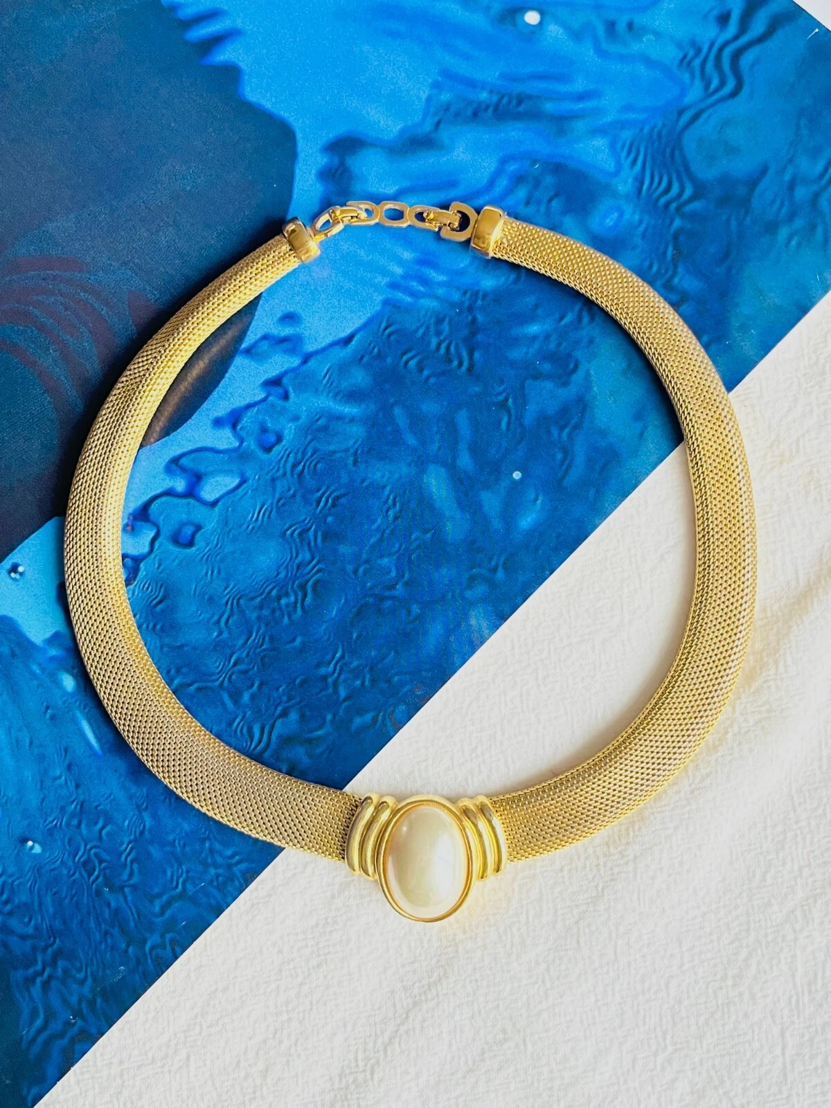 Christian Dior Vintage anni 80 Grande Ovale Perla Bianca Serpente Omega Collana Oro