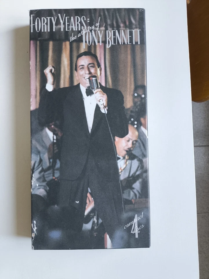 Forty Years - The artistry of Tony Bennett 4 CD + Booklet - Imagen 1 de 4
