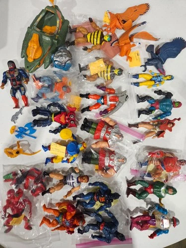 Vintage MOTU He-Man Figures Lot 24 + Wind Raider