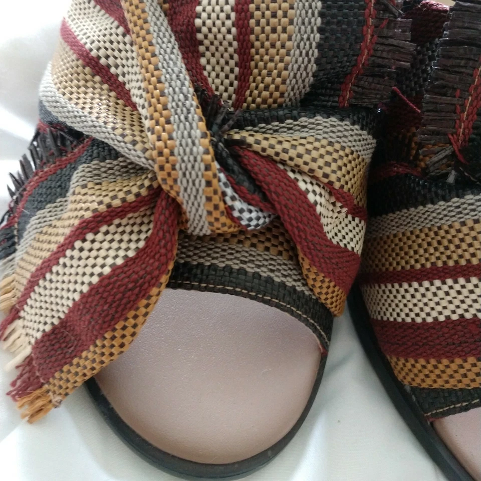 Sandalia Nine West Byron a Rayas Tacón Deslizable Talla 9 Foto 3 de 4