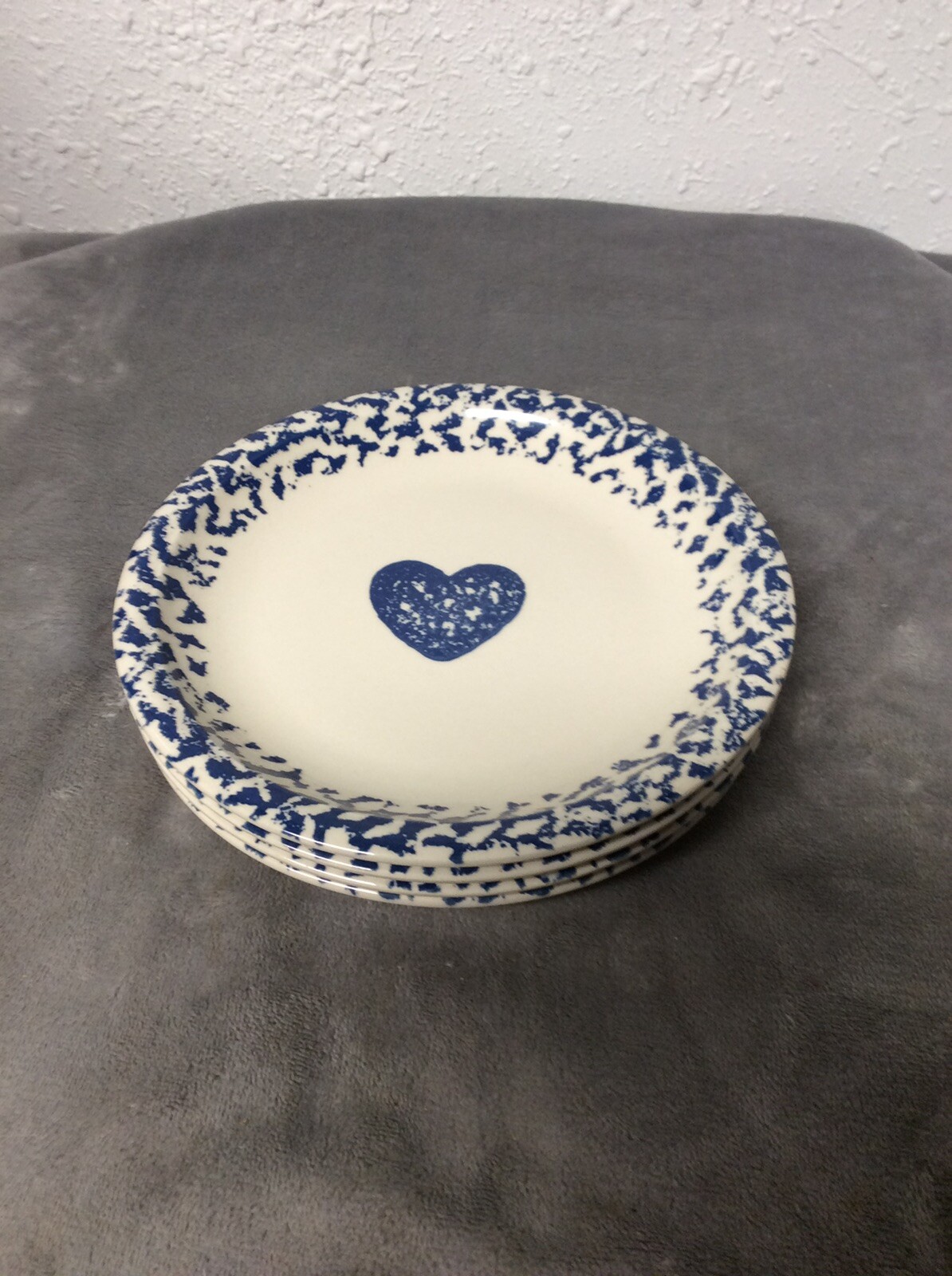 (4) Vintage Folk Craft Hearts by Tienshan Salad/Dessert Plates Sponge