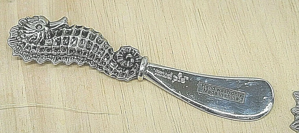 MUD PIE WOOD CUTTING BOARD WITH SEAHORSE KNIFE, 9-1/4" X 7-3/4" - Image 2 of 4