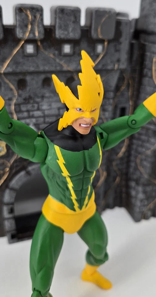 Marvel Select Spider-Man Villano Electro Retro Disfraz 7" Figura de Acción Nuevo Foto 2 de 4