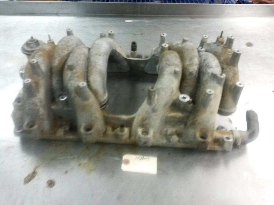 Colector de admisión superior de 1994 Mercedes-Benz E500 4.2 1191412501 Foto 2 de 4