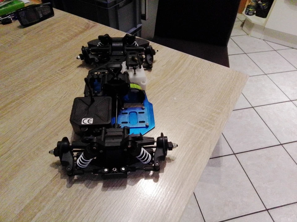 Carson CV 10 Nitro Verbrenner On Road Chassis 4 WD  1 zu 10 Traum Zustand - Bild 3 von 4