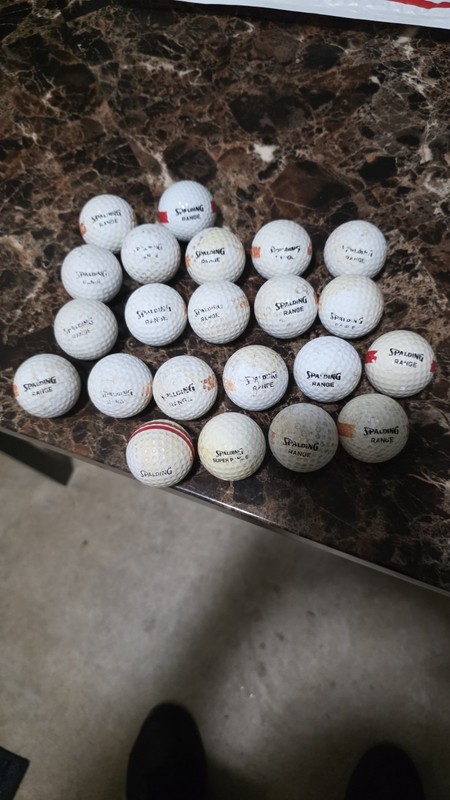 lot of 22 Spalding range balls