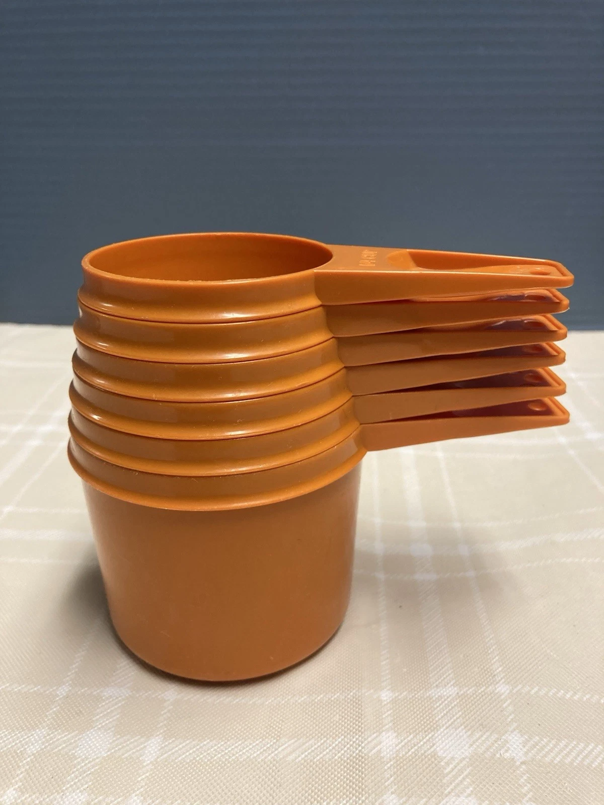 Vtg Tupperware Measuring Cups Set of 6 Harvest Orange Nesting Retro Made USA