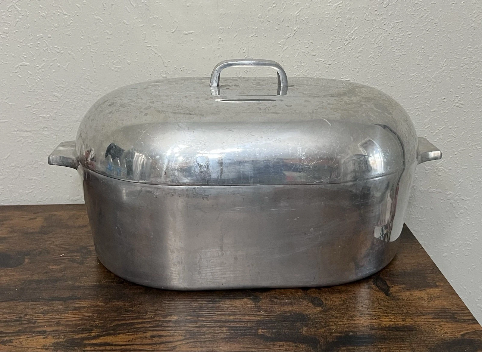 Nice Vintage Magnalite Roaster Dutch Oven 17qt Cookware USA No Trivet