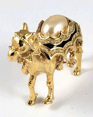 Camel Gold Brooch Faux Pearl Hump Unsigned Ciner (?) Vintage