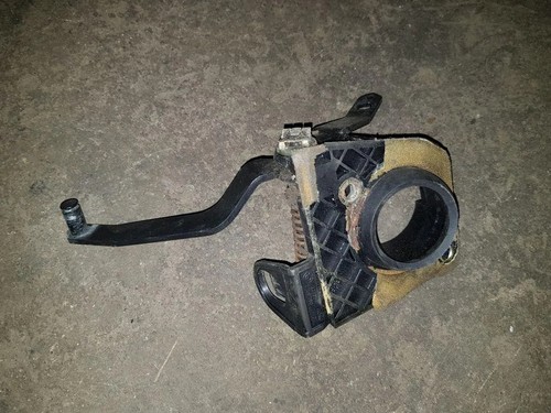 Accelerator pedal bracket