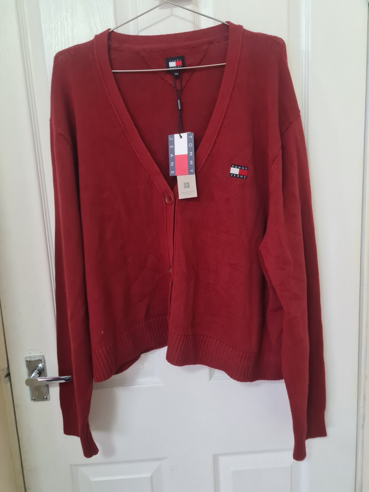 Tommy Jeans Plus essential badge cardigan in red image 2