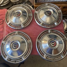 Tapacubos Chevy Nova Chevelle 1968 68 OEM 14" cubierta de rueda Chevrolet GM pajarita OE