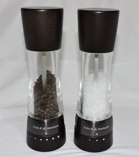 Cole & Mason Derwent Salt and Pepper Mill Set