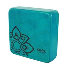 The Kandu Clever Shaker is the first-ever shaker drum with two distinctive Blue