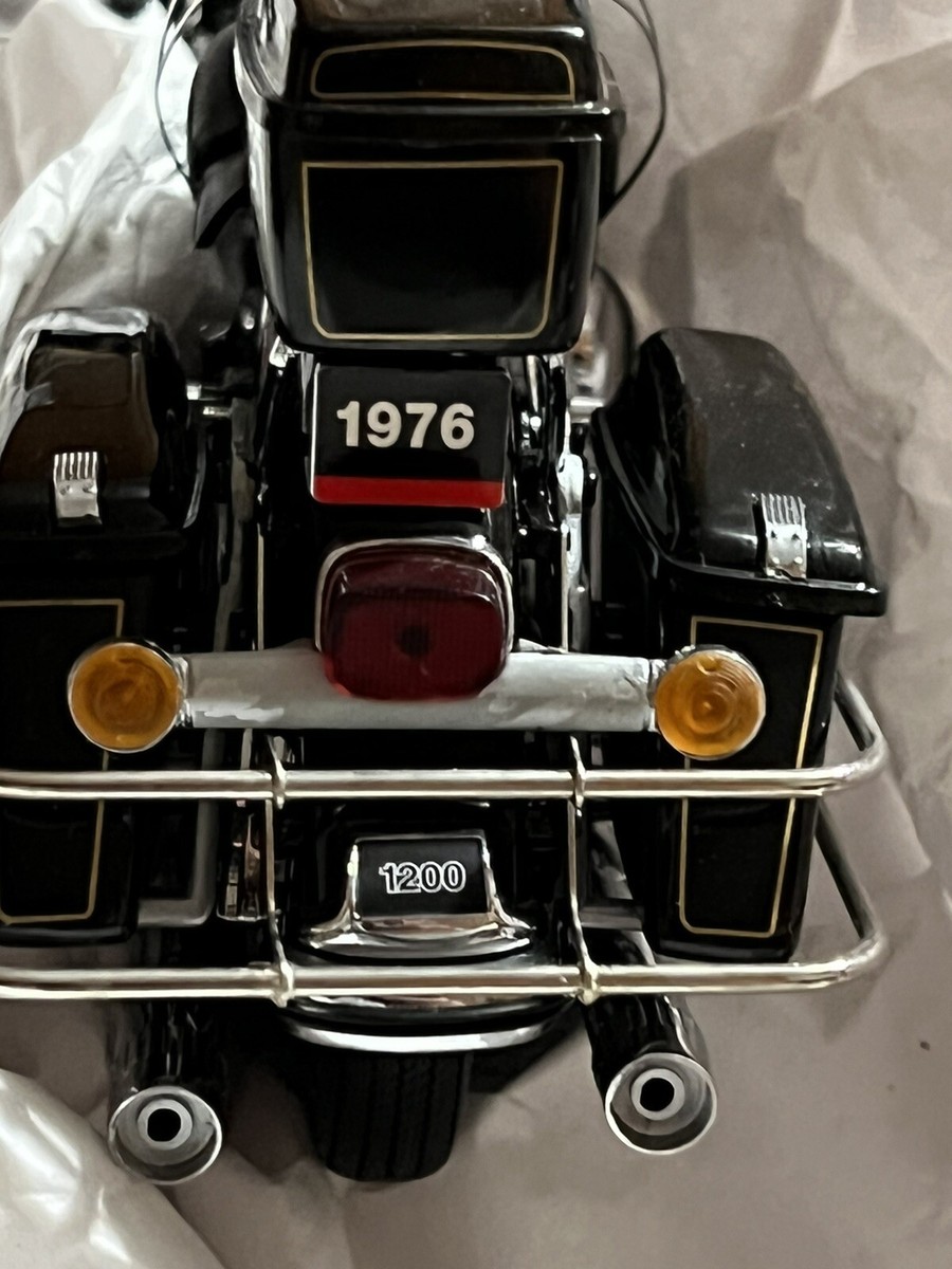 RiRiページ 1976 Franklin Mint Harley Davidson Electra Glide in Display