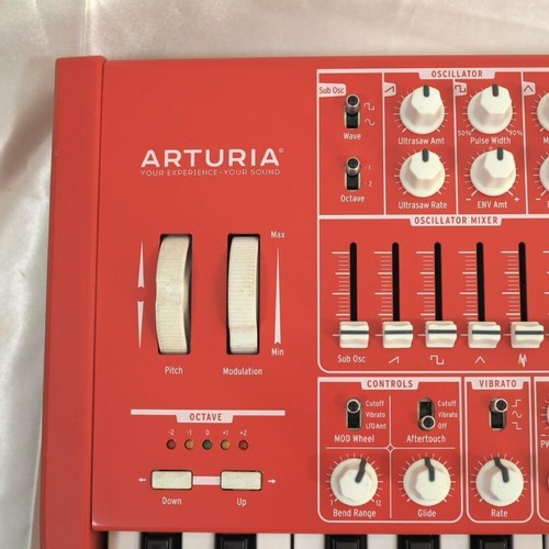 Arturia MiniBrute Red Limited Analog Monophonic Synthesizer with Original Box - Picture 2 of 10