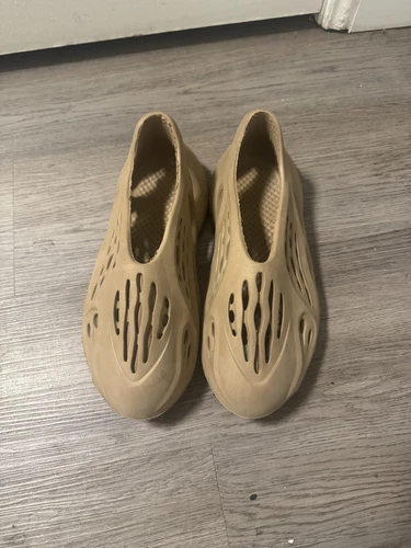 Size 9 - adidas Yeezy Foam RNNR Ochre