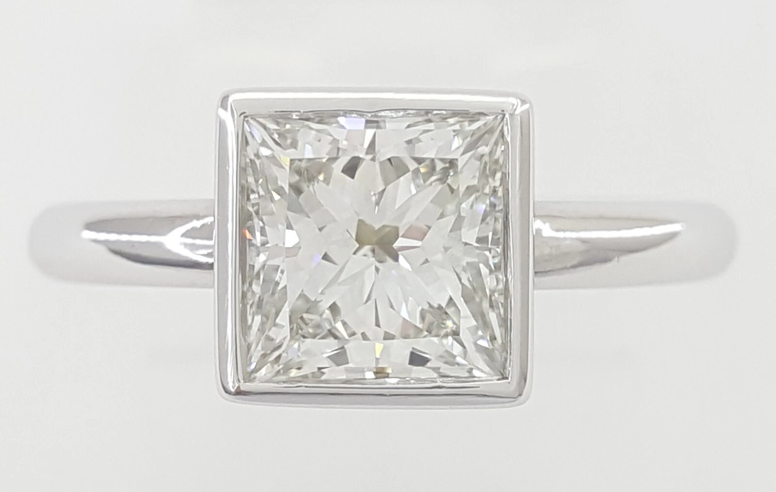 Anello A Fascia Per L'eternità In Platino Con Incisione In Filigrana Di Diamanti - Foto 9