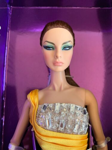 Fashion Royalty Agnes Von Weiss Legendary Status Doll Integrity Toys New NRFB - Picture 1 of 10