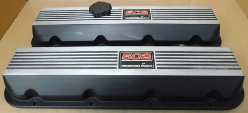 GM 10183743/44 BB Chevy 502 Crate Motor Valve Covers, Alum, Black, Short W/Gkt - Picture 2 of 3