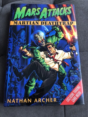 Mars Attacks: Martian Deathtrap, Nathan Archer, With Exclusive Trading Card NEW - Bild 1 von 5