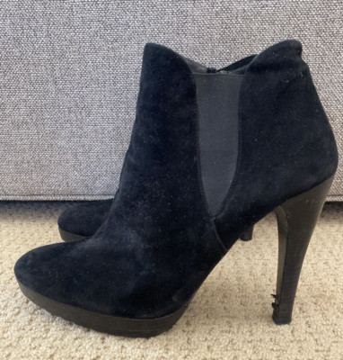STUART WEITZMAN Sz 10 Black Suede Heel Booties