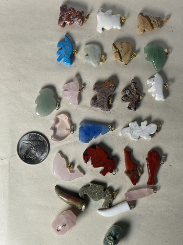 25 Carved Stone Fetishes Wolf Pig Fish Whale Lizard Bear & More As Pendants - Picture 13 of 13