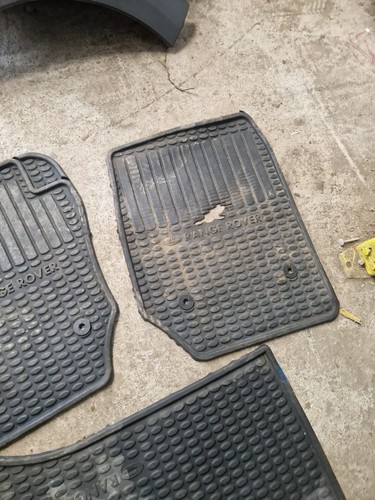 RANGE ROVER P38 SET OF RUBBER FLOOR MATS - Picture 4 of 6