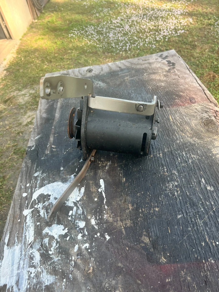 Ford Galaxie & Mercury 390 352 1962 1963 1964 generador sin probar con soportes Foto 4 de 4