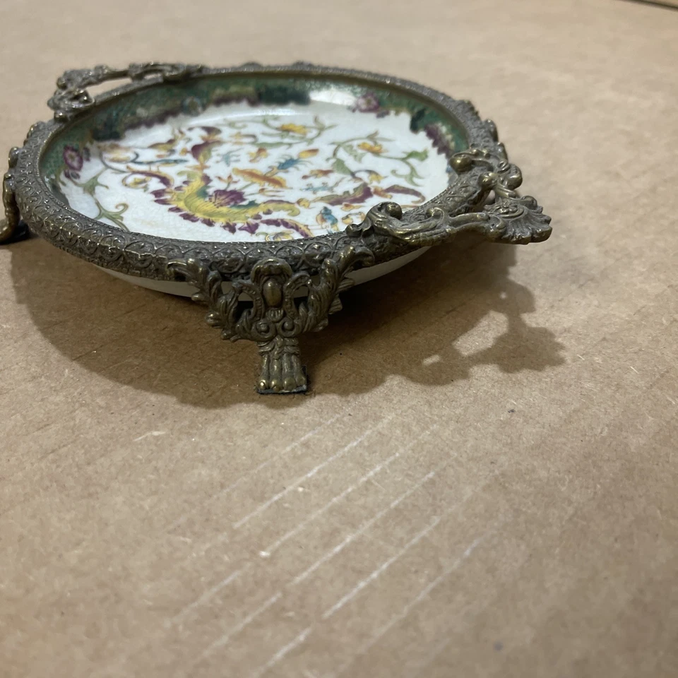VTG ATQ Tang Hua Zhi Rong PORCELAIN AND BRASS FOOTED TRINKET  DISH 7”x 5” - Image 3 of 4