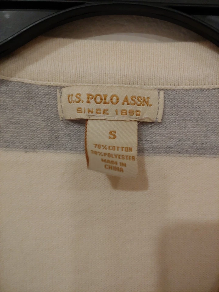 U.S. Polo Assn. Женский свитер с длинным рукавом с v-образным вырезом цвета слоновой кости/серые полоски размер маленький - Изображение 3 из 4