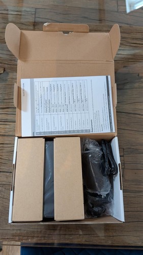 StarTech.com 2 Port Triple Monitor DisplayPort KVM Switch - 4K 60Hz UHD HDR - De - Picture 1 of 5