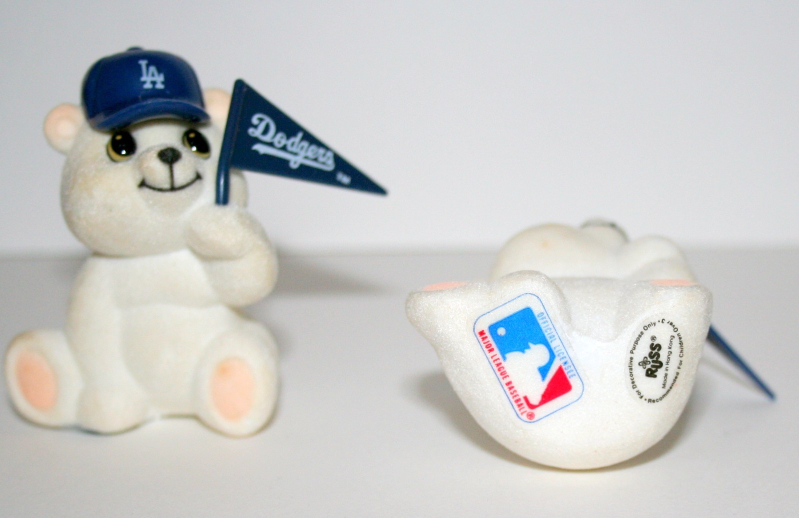 Vintage 1970's Los Angeles Dodgers Cheer Bear MLB Pennants New NOS Flock Fuzzy - Picture 2 of 2