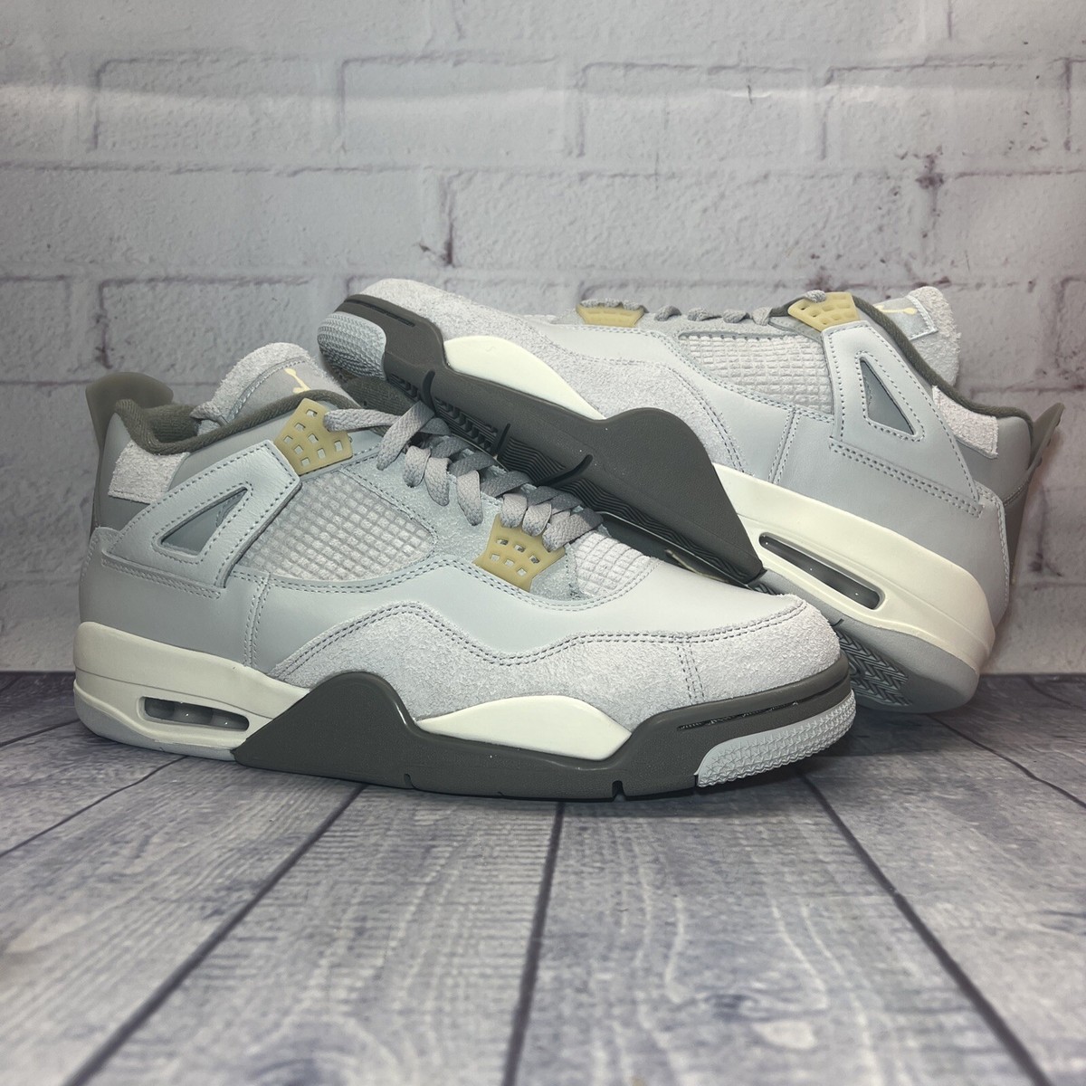 Nike Air Jordan 4 Retro SE Craft Photon Dust Shoes DV3742  display picture 1