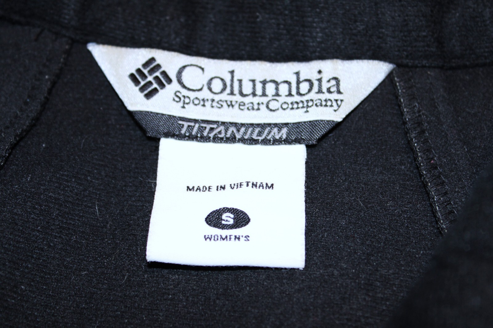 Columbia Titanium Softshell Black Zip Jacket Wome… - image 5