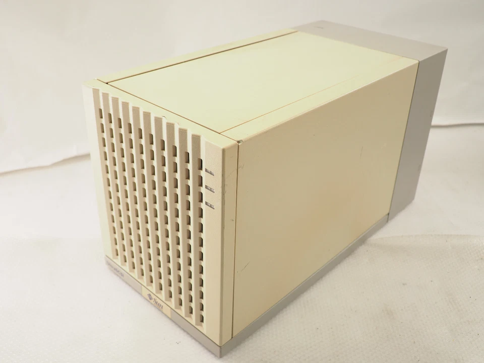 Sun Microsystems PN: 599-2231-01 StorEdge 711 Ultra SCSI Drivers Enclosure - Image 4 of 4
