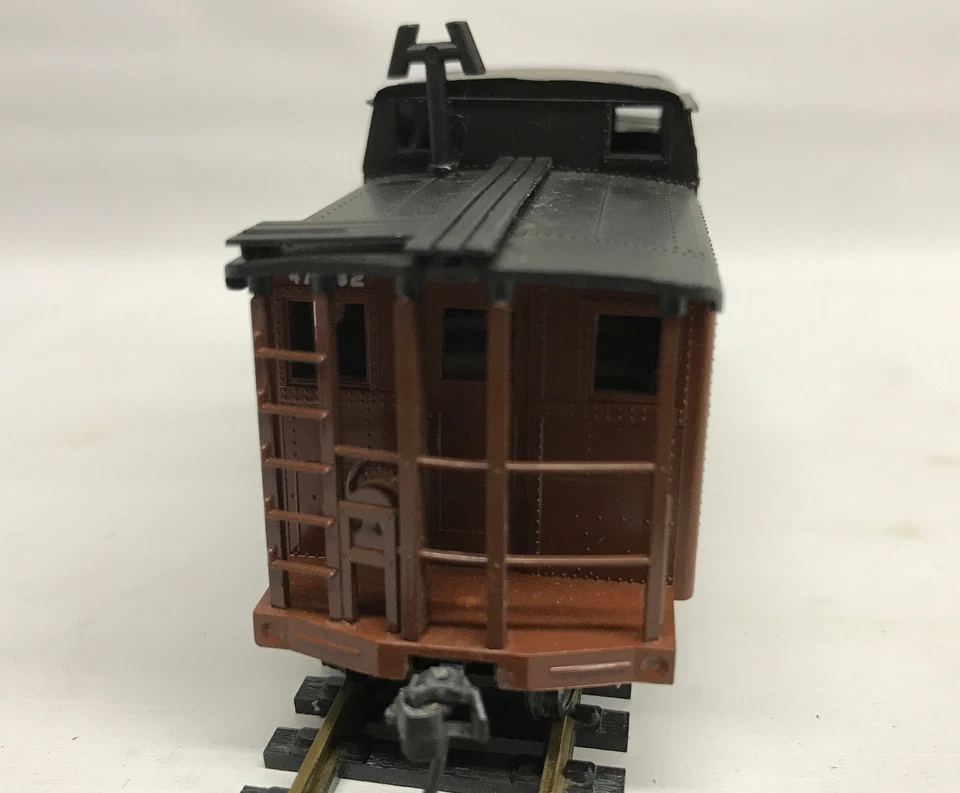 Bowser HO 55035 N-5 Caboose Pennsylvania RR Circle Keystone Under Name 477182 - Image 4 of 4