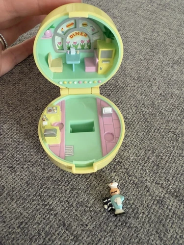 Vintage Polly Pocket (bluebird) Diner, Along With 1 Doll Incomplete