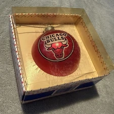 Vintage 1990’s NBA Chicago Bulls Glass Christmas Ornament Topperscot Inc NEW