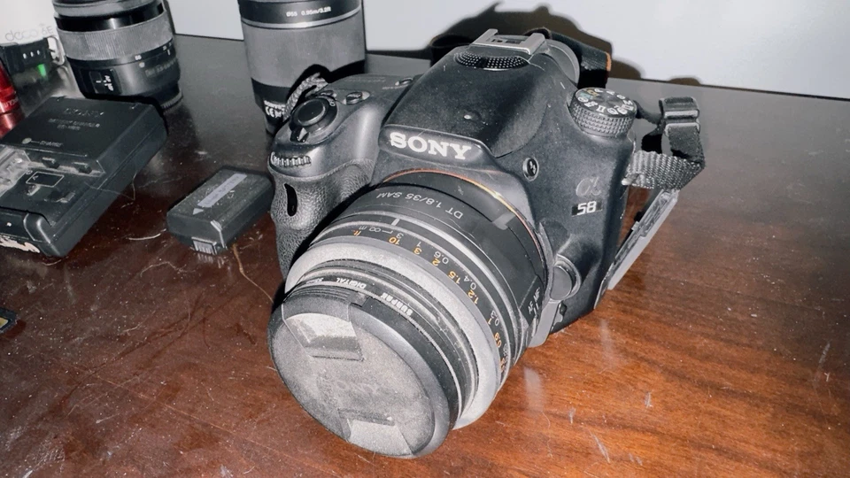 Sony A58 con 1 objetivo prime y 2 objetivos zoom. Excelente estado Foto 4 de 4