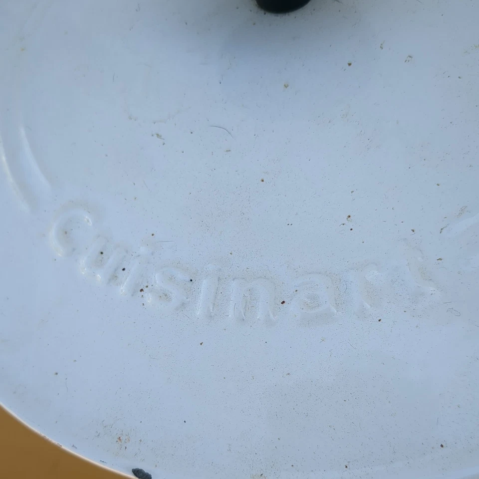 Olla para horno holandesa de hierro fundido esmaltada blanca Cuisinart con tapa utensilios de cocina Foto 2 de 4