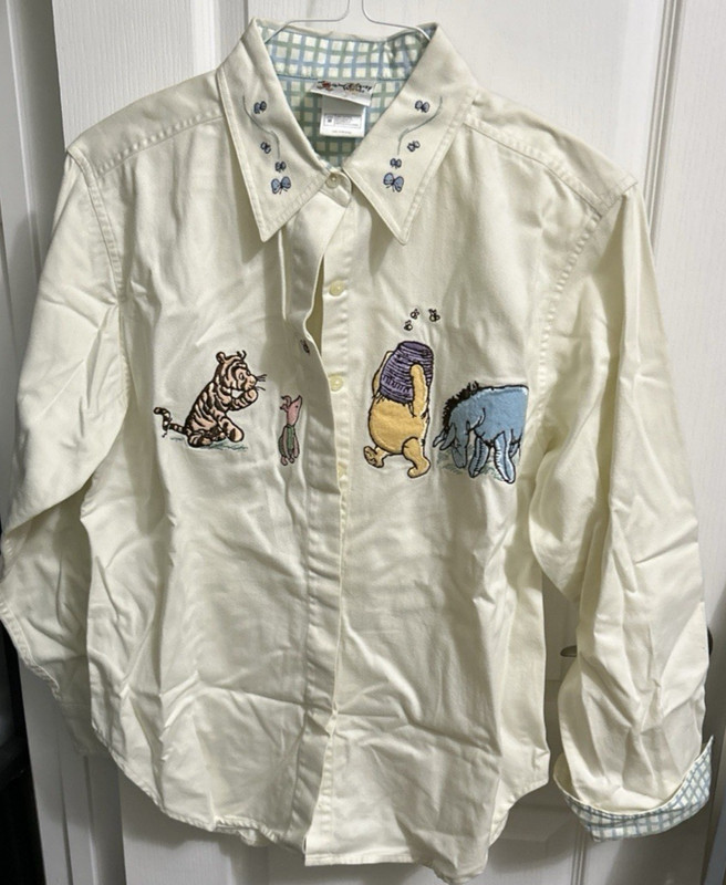 Vintage Walt Disney World Shirt M Embroidered Pooh, Tigger, Piglet & Eeyore