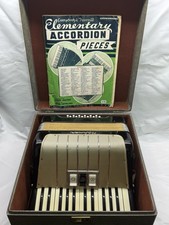 Hohner Student Vintage Accordion 12-Bass 25-Key Working With Case And Songbook