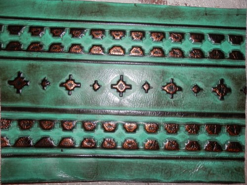 Pelle di mucca 7""x9,5"" turchese/bronzo in rilievo avg spessore 0,8 mm #1837 - Foto 2 di 2