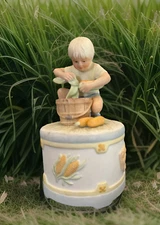 Roman Inc Harvest Time Music Box In Good Old Summertime Lmtd Ed Shucking Corn